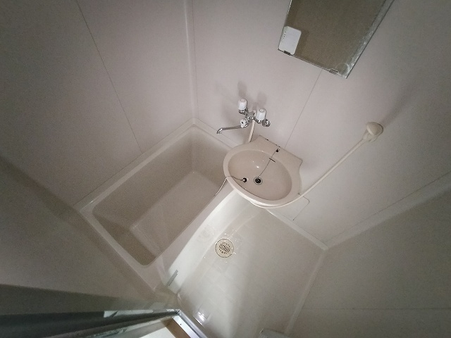 神戸市兵庫区荒田町３丁目のアパートの浴室|浴室