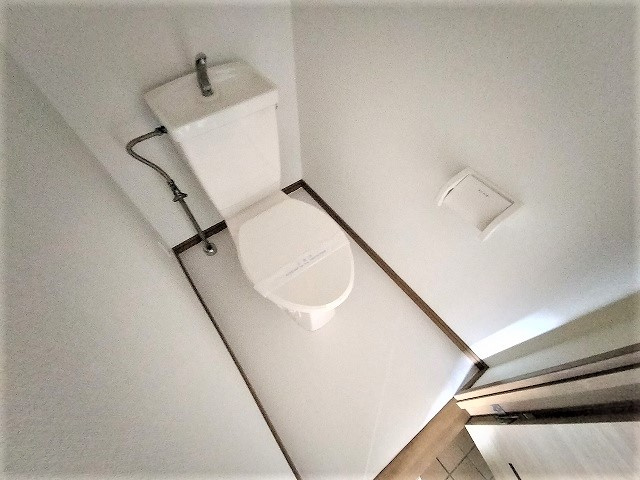 神戸市兵庫区荒田町３丁目のアパートのトイレ|トイレ