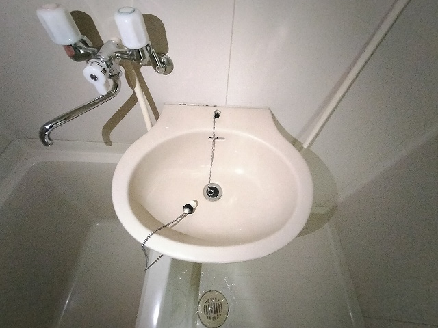 神戸市兵庫区荒田町３丁目のアパートの洗面所|洗面台