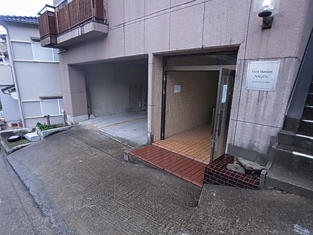 神戸市長田区大谷町３丁目の賃貸マンションのエントランス