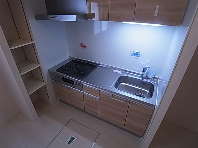 神戸市兵庫区兵庫町２丁目のアパートのキッチン|システムキッチン（ガス3口）
