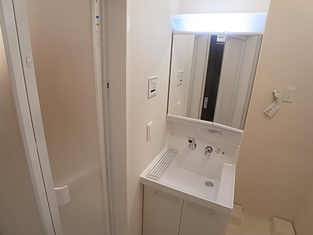 神戸市須磨区千守町１丁目のアパートの洗面所|シャンプードレッサー