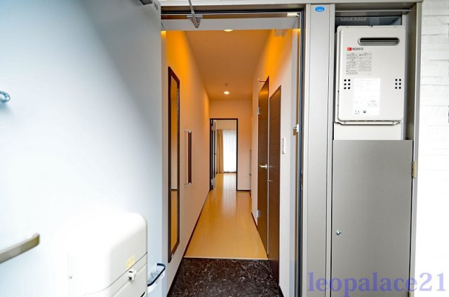 レオネクストグランシャリオの玄関|設備仕様は号室により異なる為、現況を優先致します。