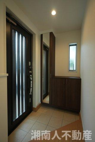 藤沢市大鋸　新築戸建の玄関|シンプルで使いやすい玄関です