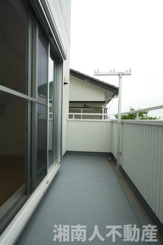 藤沢市大鋸　新築戸建のバルコニー|バルコニーからの眺めを楽しみながら食事をしませんか