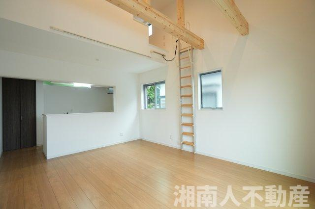 藤沢市大鋸　新築戸建の居間・リビング|使いやすい居間です