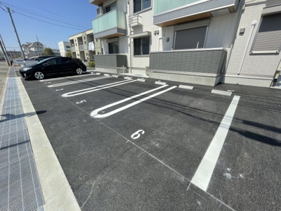 【駐車場】 | レリアンファミリオⅨ