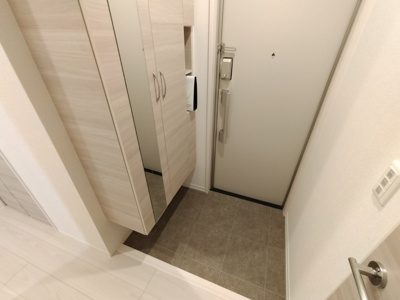 【玄関】 | レリアンファミリオⅨ