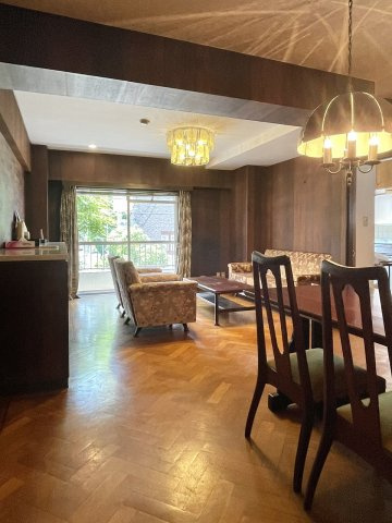 【居間・リビング】