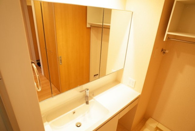 【独立洗面台】 | ソレイユ硯 | 独立洗面台で身支度をすべて済ませてしまいましょう