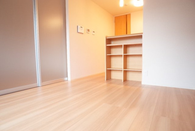 【寝室】 | ソレイユ硯 | 落ち着いた色調の洋室です