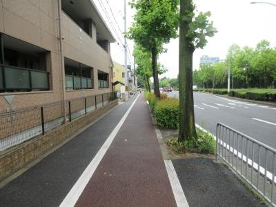 ノーベルYUI2の周辺|前面道路