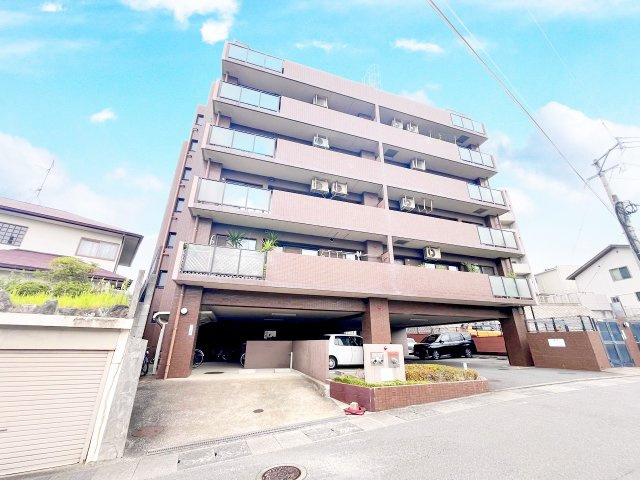 モントーレ春日の外観