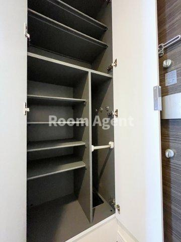 プレサンス桜通ベルノの玄関