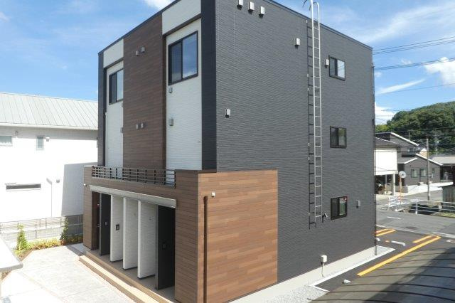 ネオ　コスモスの外観