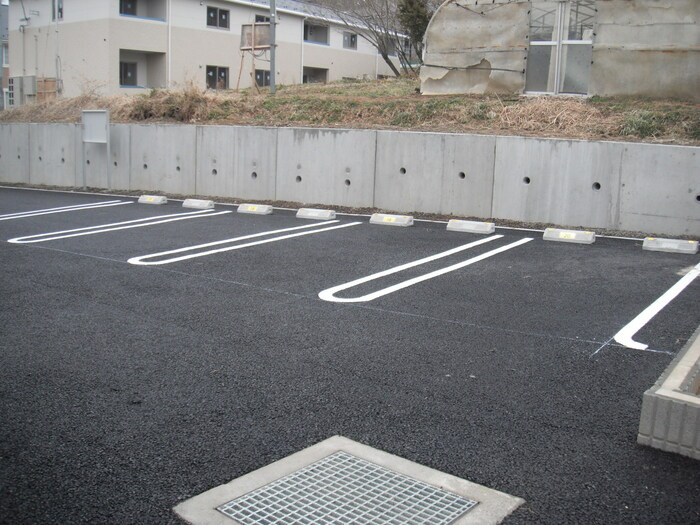 Ｄ－ｒｏｏｍ小倉寺 Ａの駐車場|駐車場③