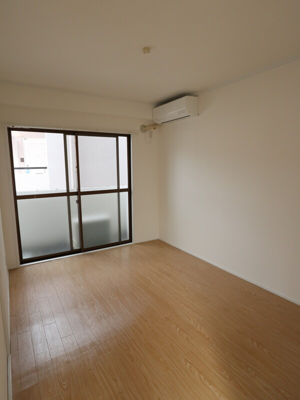 ブリード神戸壱番館の居間・リビング