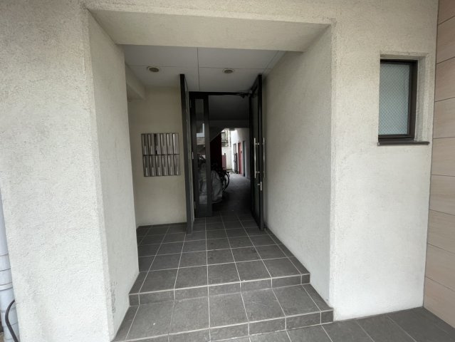 ブリード神戸壱番館のエントランス