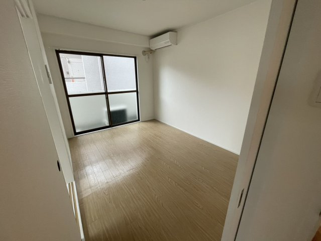 ブリード神戸壱番館の居間・リビング