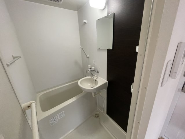 ブリード神戸壱番館の浴室