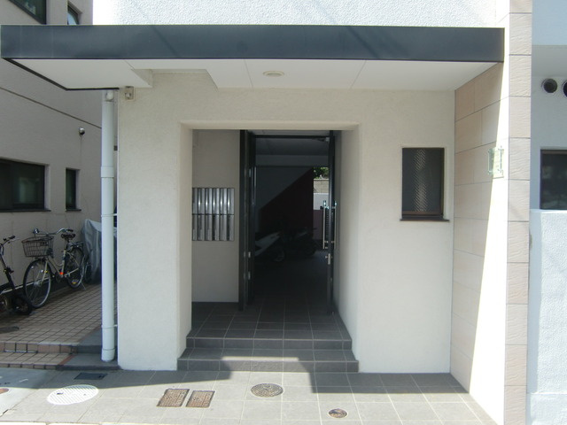 ブリード神戸壱番館のエントランス