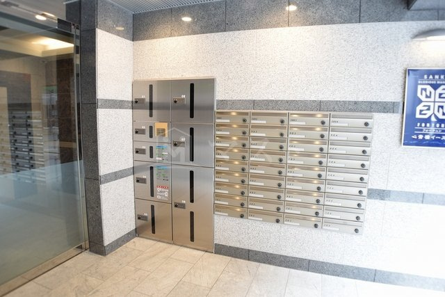 フォーチュン心斎橋イーストのその他共用部分|宅配ＢＯＸも御座います。