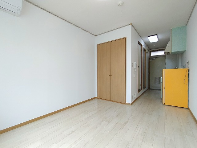 神戸市須磨区多井畑東町のアパートの居間・リビング|リビング