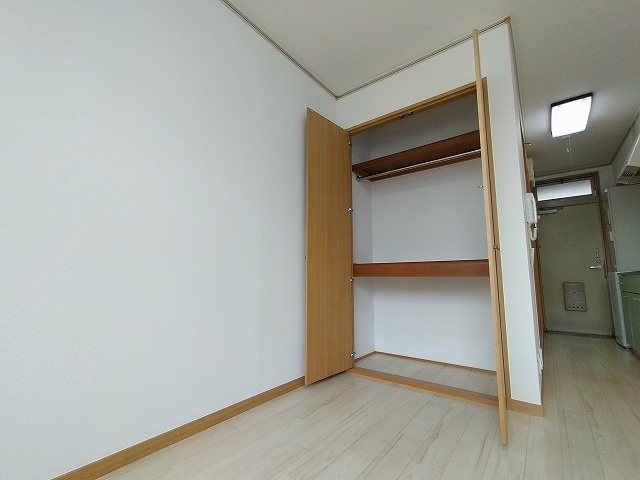 神戸市須磨区多井畑東町のアパートの収納|クローゼット