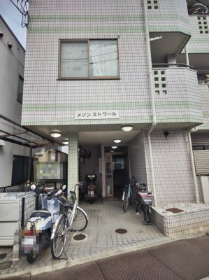 【エントランス】 | メゾンエトワール | 清潔なエントランスです