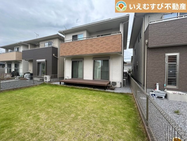 行田市藤原町　中古戸建の庭|BBQや外遊びに十分な広さ
BBQやプール、お子様はもちろんペットの外遊びも楽しめそうで想像がふくらむ♪