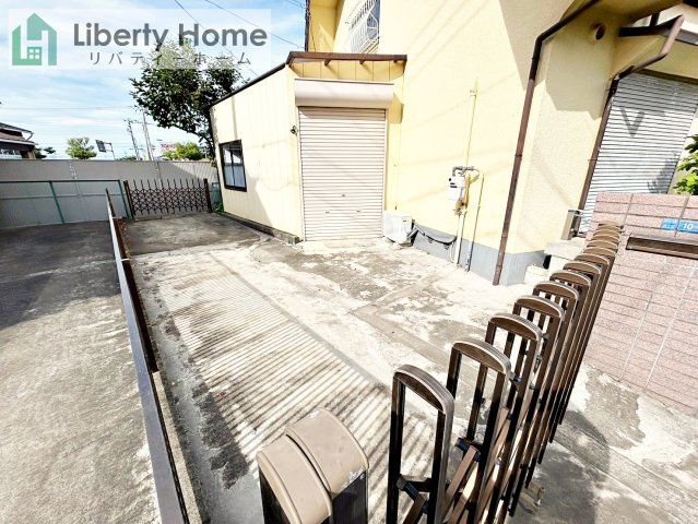 土浦市中村南6丁目　中古戸建の駐車場