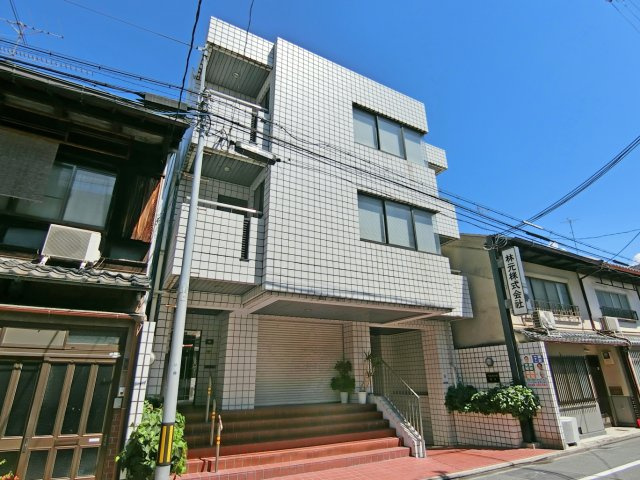 ベルハイツ御所の外観