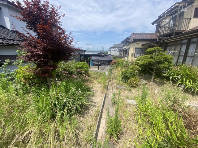菜根四丁目　古屋付き　住宅用地の周辺