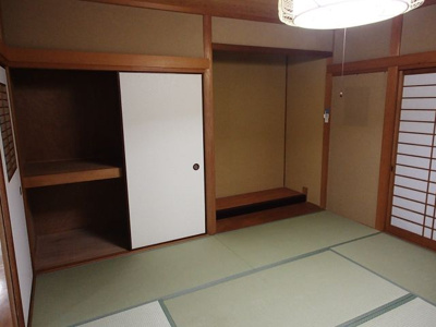 【収納】 | 武庫山１丁目Ｓ貸家 | １階和室8帖、押入れ、床の間あり