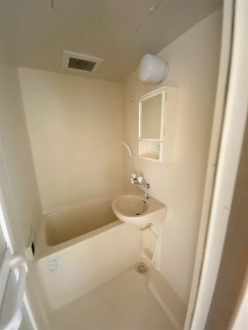 クラーラナカネの浴室|別部屋同一間取りのお写真となります。