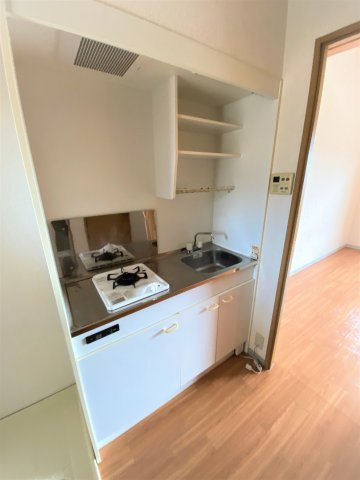 クラーラナカネのキッチン|別部屋同一間取りのお写真となります。