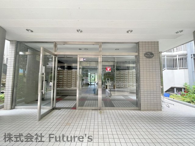 パークフィールドみさと2街区2号館のエントランス|マンションエントランス