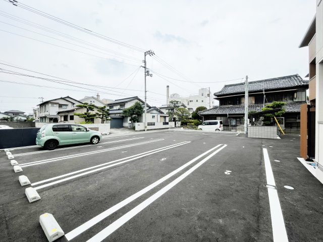 アーネスト安宅の駐車場