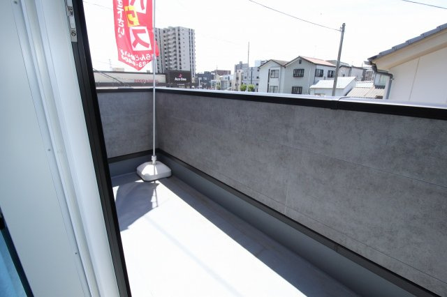 新本町　中古戸建　（未入居物件）のバルコニー|2Ｆ　南の部屋　5.26帖