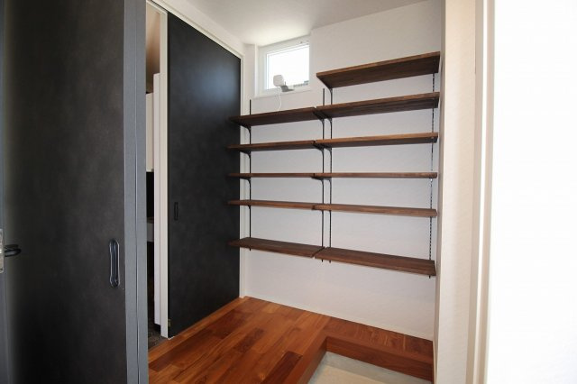 新本町　中古戸建　（未入居物件）の収納|シューズクローク