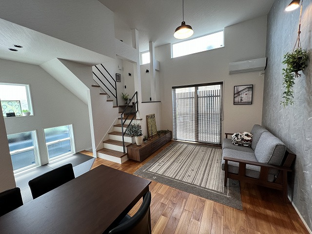 新本町　中古戸建　（未入居物件）の居間・リビング|ＬＤＫ　16.0帖