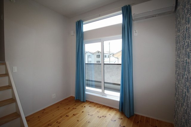 新本町　中古戸建　（未入居物件）の洋室|2Ｆ　南の部屋　5.26帖