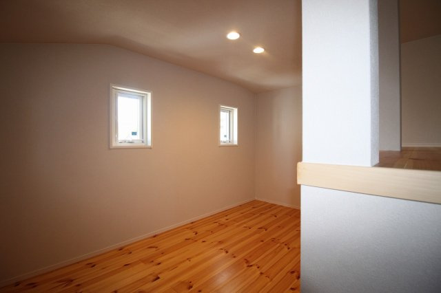 新本町　中古戸建　（未入居物件）の収納|2Ｆ　北西の部屋　5.26帖　ロフト　3.5帖