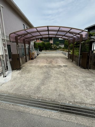 太子町山田戸建の駐車場
