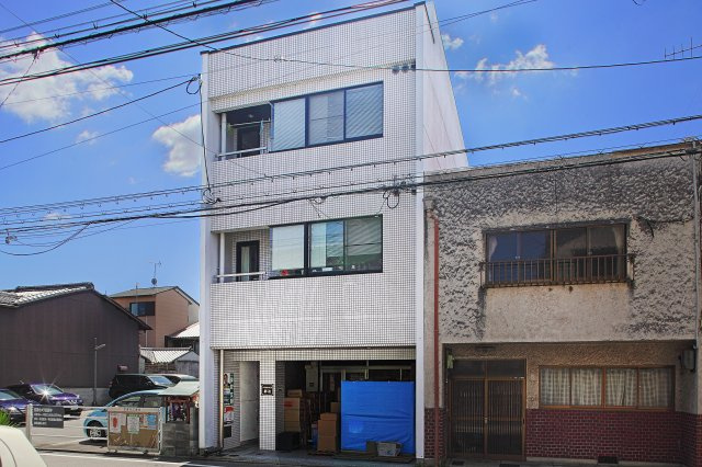 ベルハイツ御池の外観