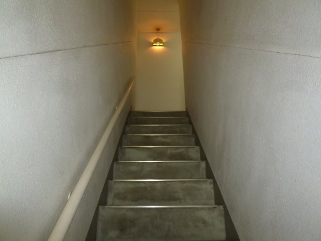 ベルハイツ御池のその他共用部分|階段