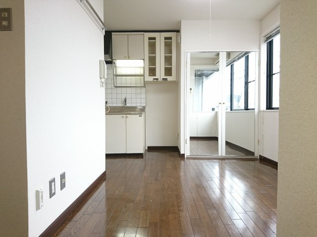 ベルハイツ御池の居間・リビング