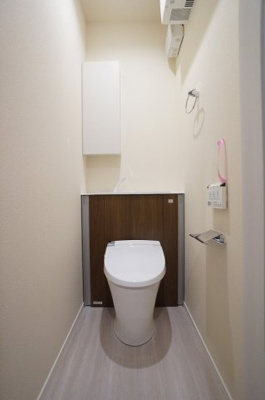 【トイレ】 | Grigio TODA | タンクレス暖房洗浄便座付きトイレです