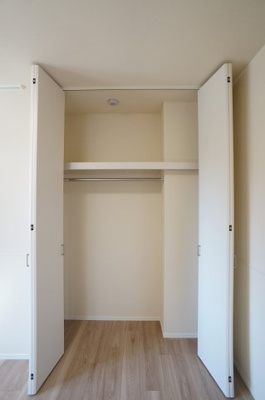 【収納】 | Grigio TODA | 天井高クローゼットが備えられています