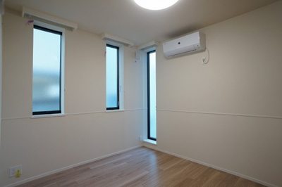 【洋室】 | Grigio TODA | 5.5帖洋室内観です。エアコン・照明設置済みです